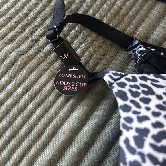 Victoria Secret Bra - Picture 2 of 6